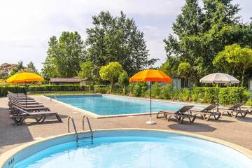 Camping pour 6 Personnes dans Castelmoron-sur-Lot, Région de Marmande, Photo 1