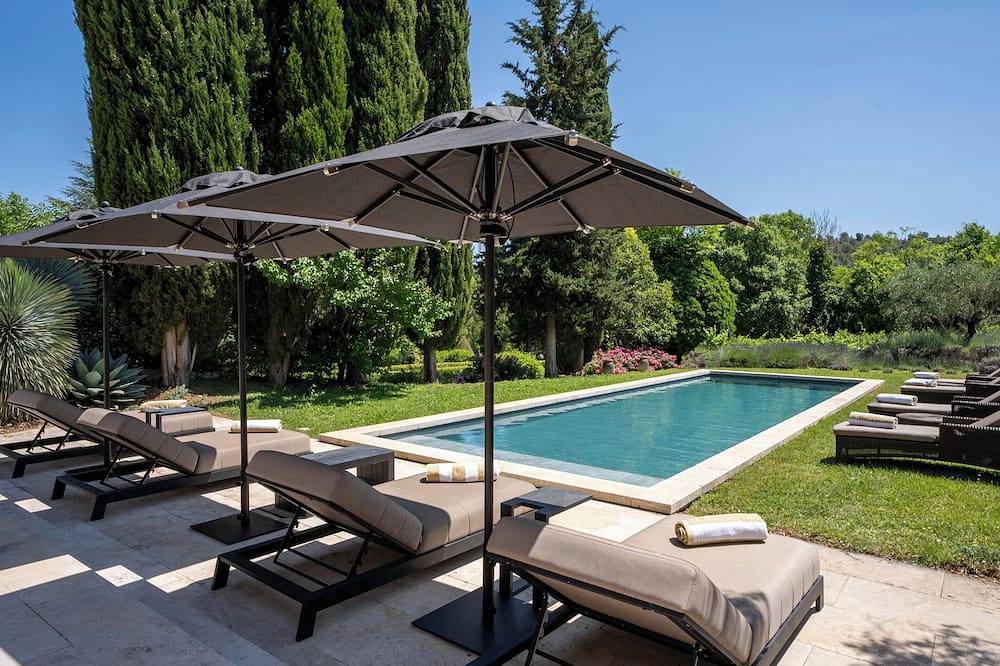 Bastide of the Rose Comtesse – The Art of Intimate Luxury in Provence in Ventabren, Mediterranean Coast (France)