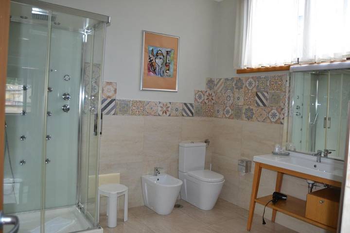 Hôtel pour 3 personnes, avec terrasse dans Cassino - 2