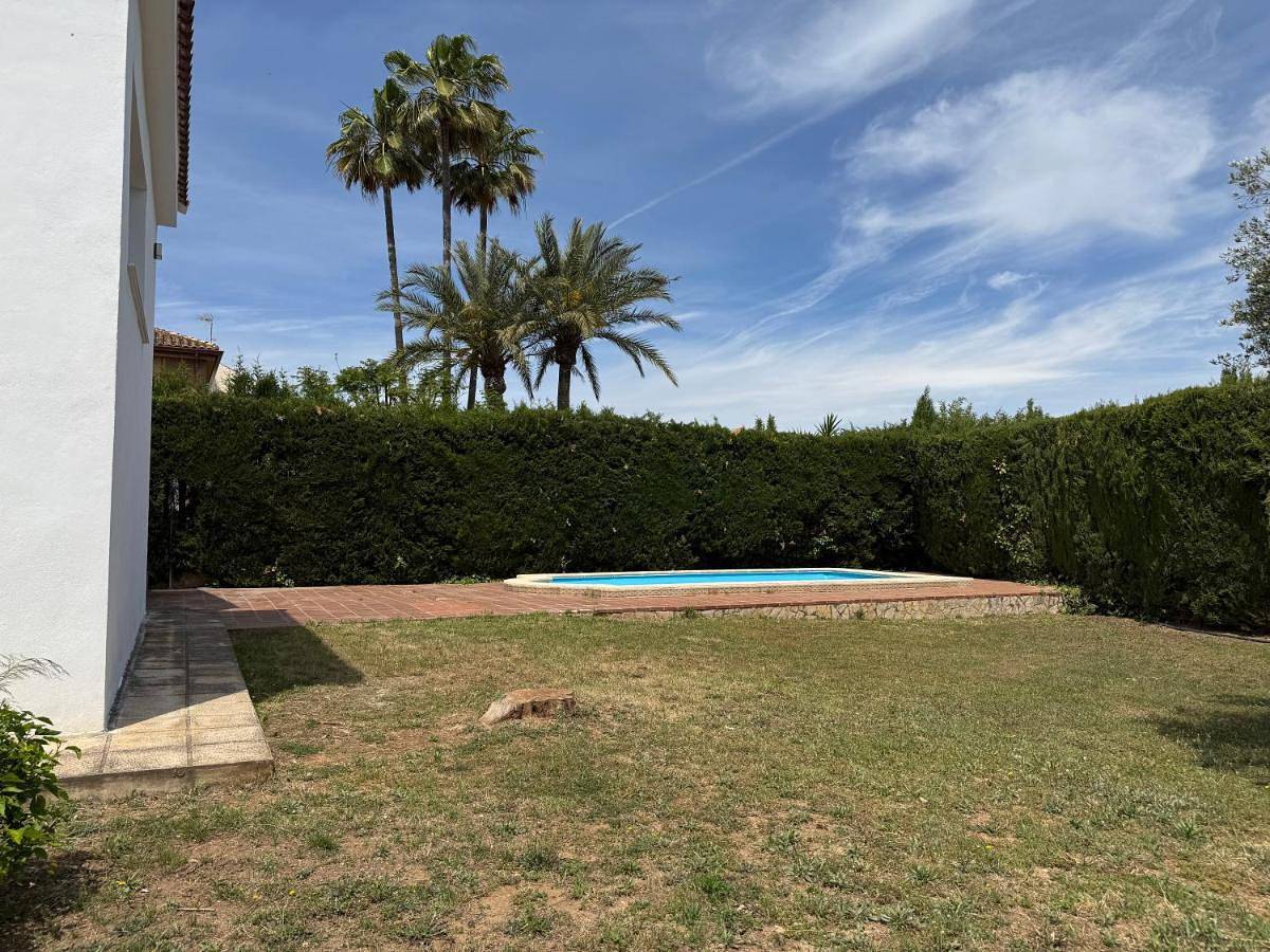 Acogedora casa con piscina in Llíria, Valencia Provinz