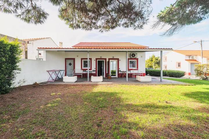 Gîte pour 3 personnes, avec Terrasse ainsi que Jardin et Vue dans Pinhal Novo