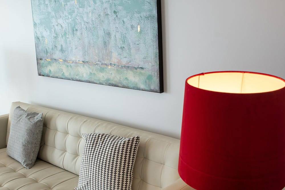 Apartamento inteiro, Love and Sea - Apart. moderno com uma vista panorâmica 180º do Oceano Atlântico in Praia da Califórnia, Sesimbra