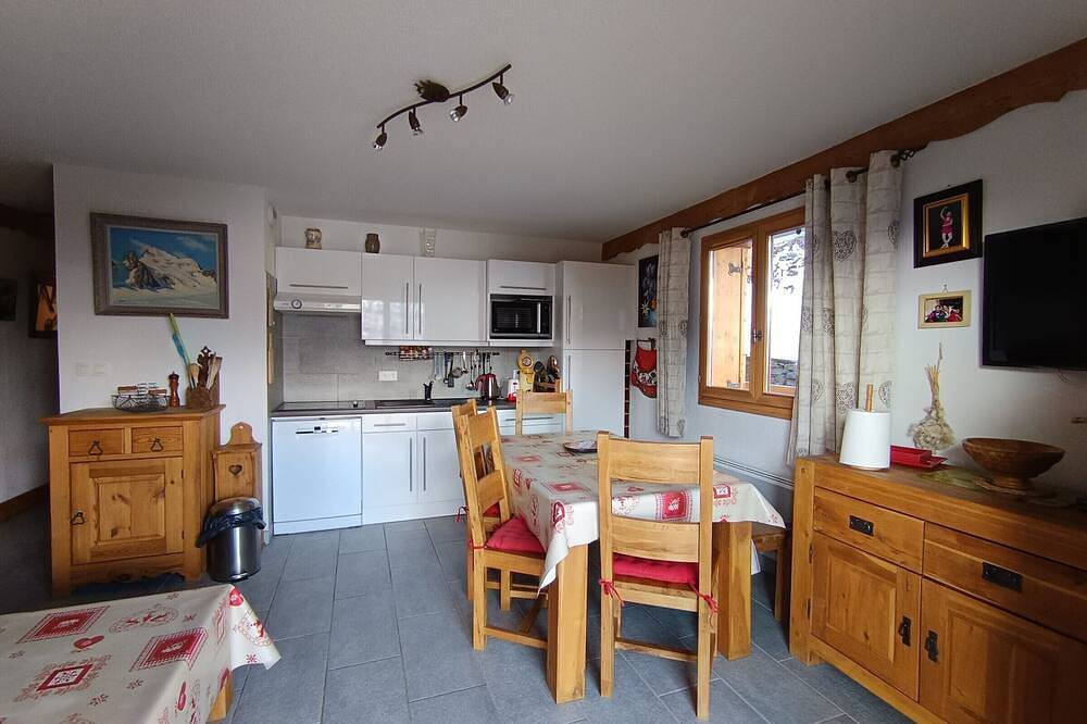 Ganze Wohnung, Komfortable Wohnung, große Südterrasse, nahe Pisten, Haustiere und Parken in Montgenèvre, Briançon und Umgebung