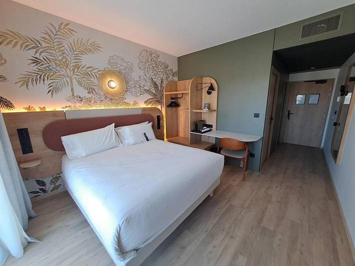 Hôtel pour 3 personnes, avec Terrasse et Jardin dans La Ferme aux Crocodiles