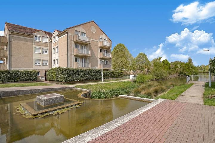 Location de vacances pour 4 personnes, avec jardin à Moissy-Cramayel