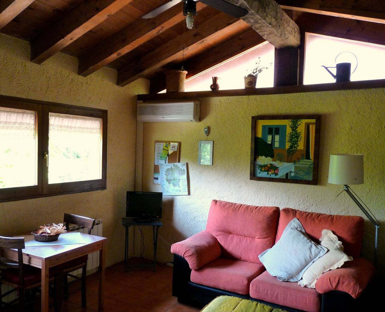 Cabana de Mas Violella – Charmante Unterkunft mit Ausblick, viel Licht, Klimaanlage & Wlan in Sant Joan les Fonts, Naturpark Zona Volcànica de la Garrotxa
