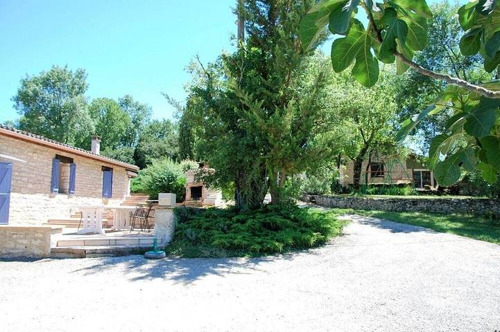 Altes Bauernhaus aus Stein in ruhiger Lage mit großem beheiztem Pool. in Lavaurette, Quercy