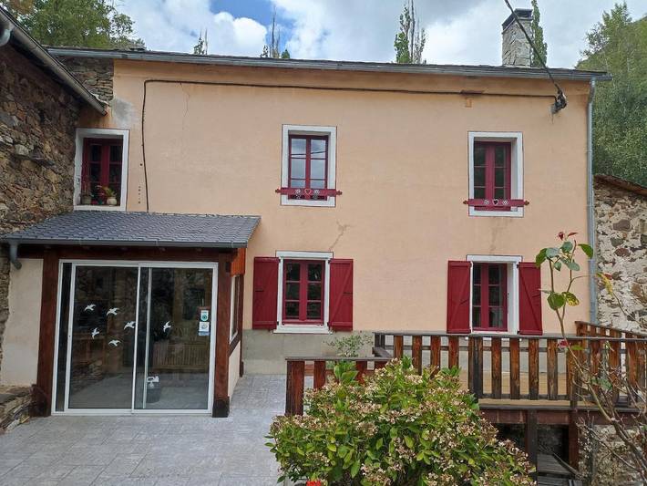 Location de vacances pour 2 personnes, avec jardin ainsi que terrasse et vue à Ayguatébia-Talau - 4