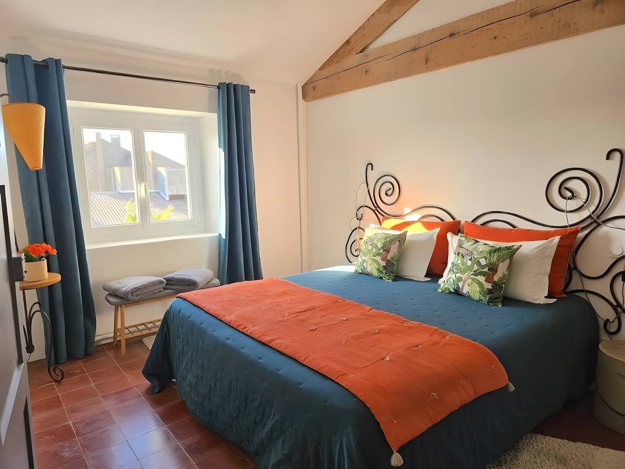 Room 'Chambre Sarcelle-Double Supérieure' with Wi-Fi and Air Conditioning in Portiragnes, Côte d'Améthyste