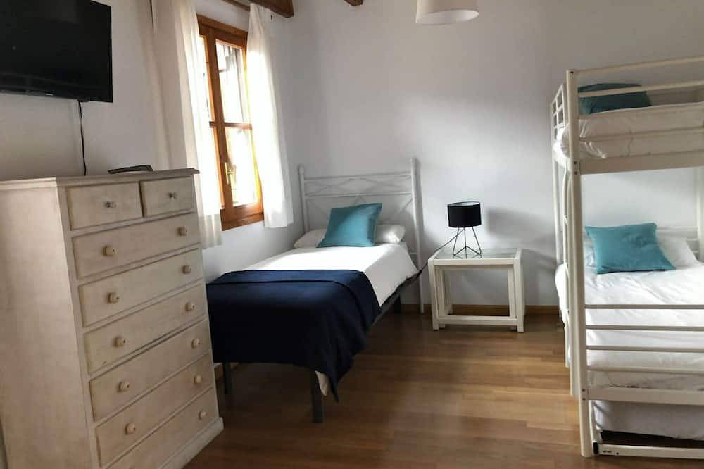 Chalet Los Ibones - Lodge Escarrilla in Escarrilla, Sallent de Gállego