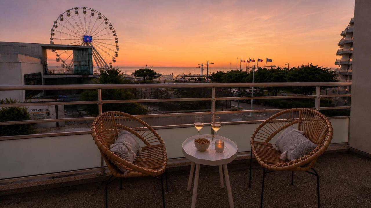 Appartement entier, L'horizon bleu - Vue Mer Panoramique - parking - Balcons - Wi-Fi & Télétravail - Coworking in Saint-Jean-de-Monts, Vendée