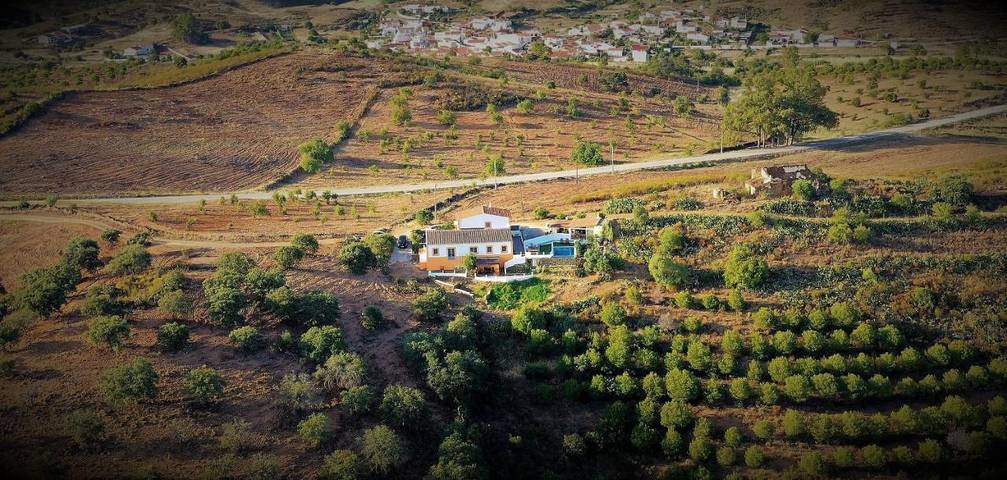 Gîte pour 5 personnes, avec vue sur le lac et vue ainsi que piscine et jardin dans Odeleite - 3