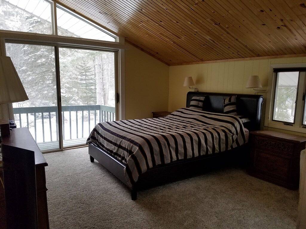 Sonne, Sand, Schnee, ganzjährige Erholung, mit Privatstrand in Higgins Lake