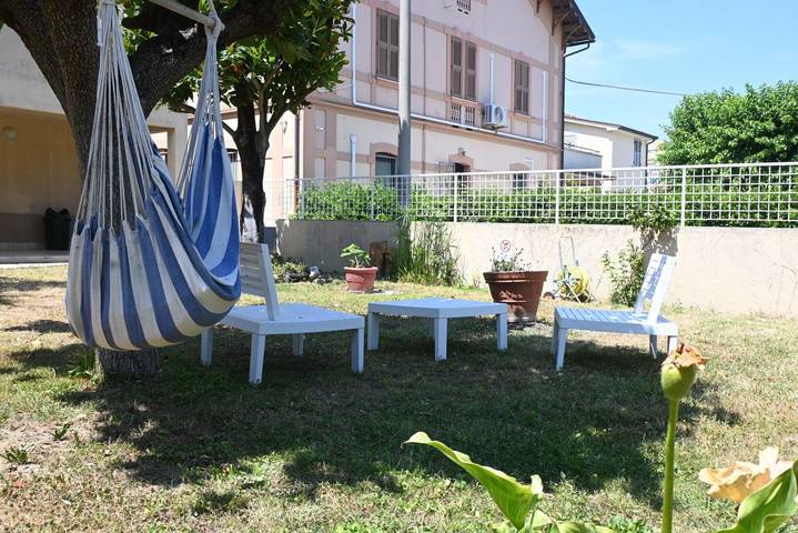 Appartement entier, Appartement de vacances pour 5 personnes avec jardin in Bagni 30 Club Tre C, Senigallia (Commune)