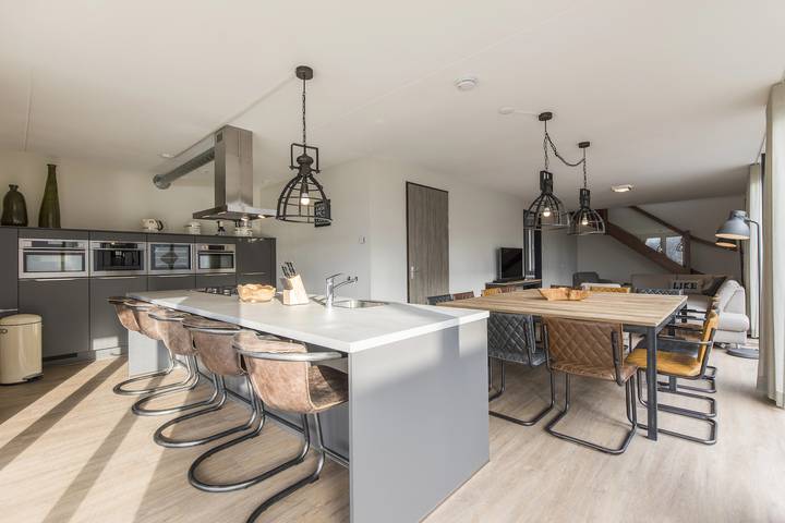 Bungalow für 14 Personen, mit Balkon/Terrasse und Terrasse - 1