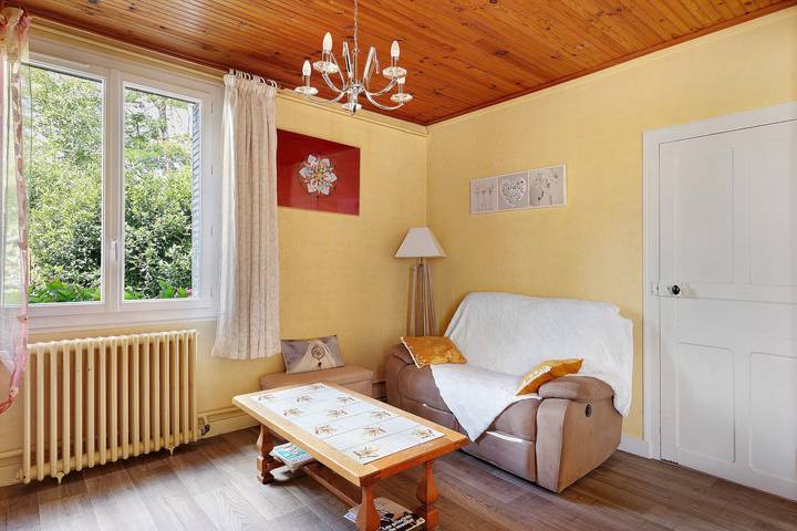Holiday Home “La Maison De Vacances” with Private Terrace, Garden, and Wi-Fi in Fontevraud-l'Abbaye, Loiredalen