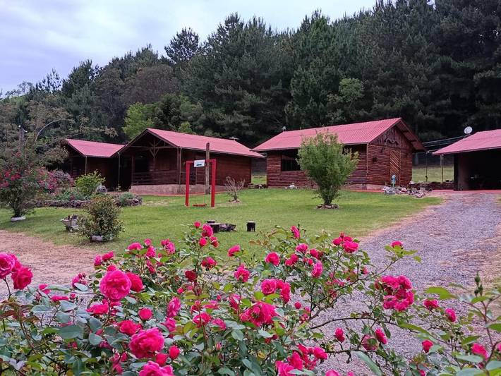 Casas e apartamentos de temporada para 4 pessoas, com jardim e vista em Gramado