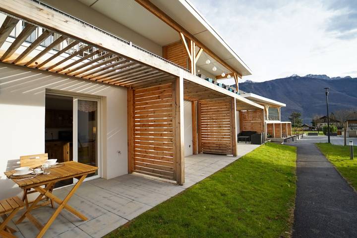 Gîte pour 2 personnes, avec terrasse sur le Lac d'Annecy - 3