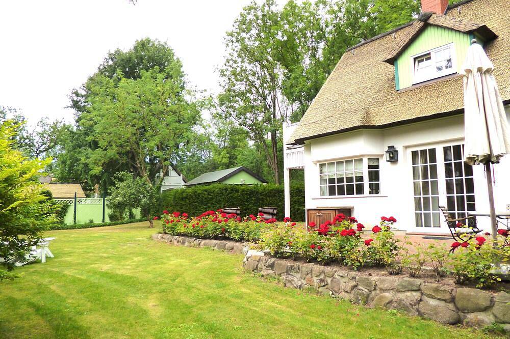 5 Min. zum Strand, Ferienhaus mit Kamin & Garten, Wellness mit Sauna & Whirlpool in Wittenbeck, Rostock und Umgebung