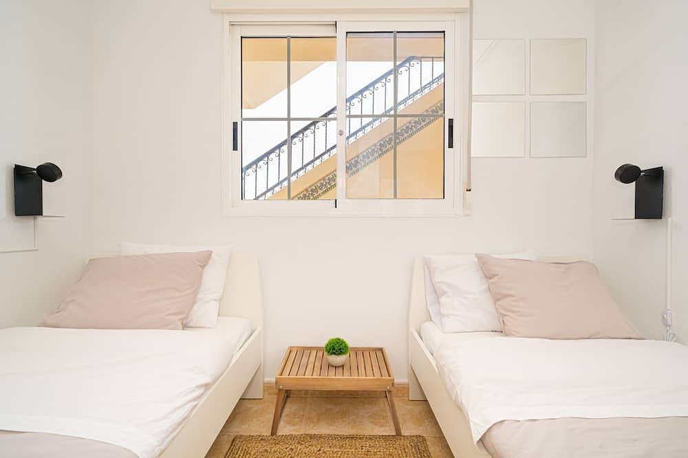 Entire apartment, Villamartin apartment. Excellent location for Golfers, Cyclists and Hikers in Brisas y Golf, Orihuela