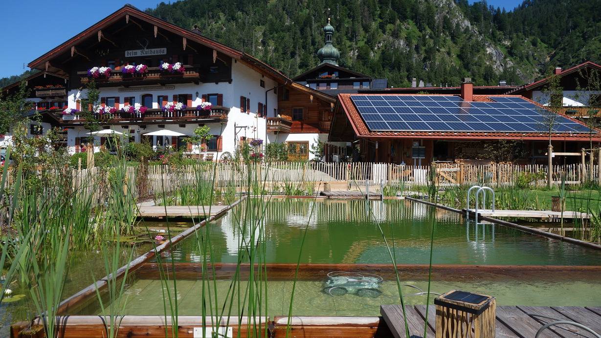 Beim Nuihausa - Standard Doppelzimmer mit Dusche/Wc, Sitzecke und Balkon in Reit im Winkl, Bayerische Alpen