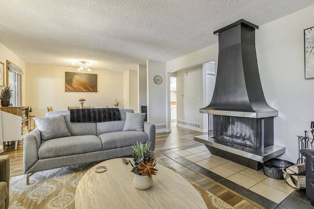 Walk to Garden of the Gods ☀ Propane Firepit & Fenced in Patio near Manitou in Colorado Springs, El Paso County (CO)