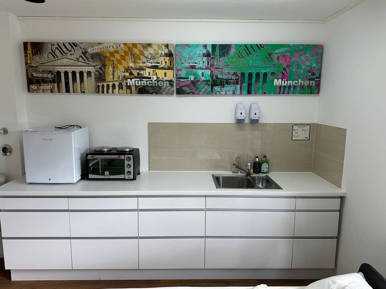 Entire holiday apartment, Holiday apartment for 5 people in Munich Johanneskirchen, Munich