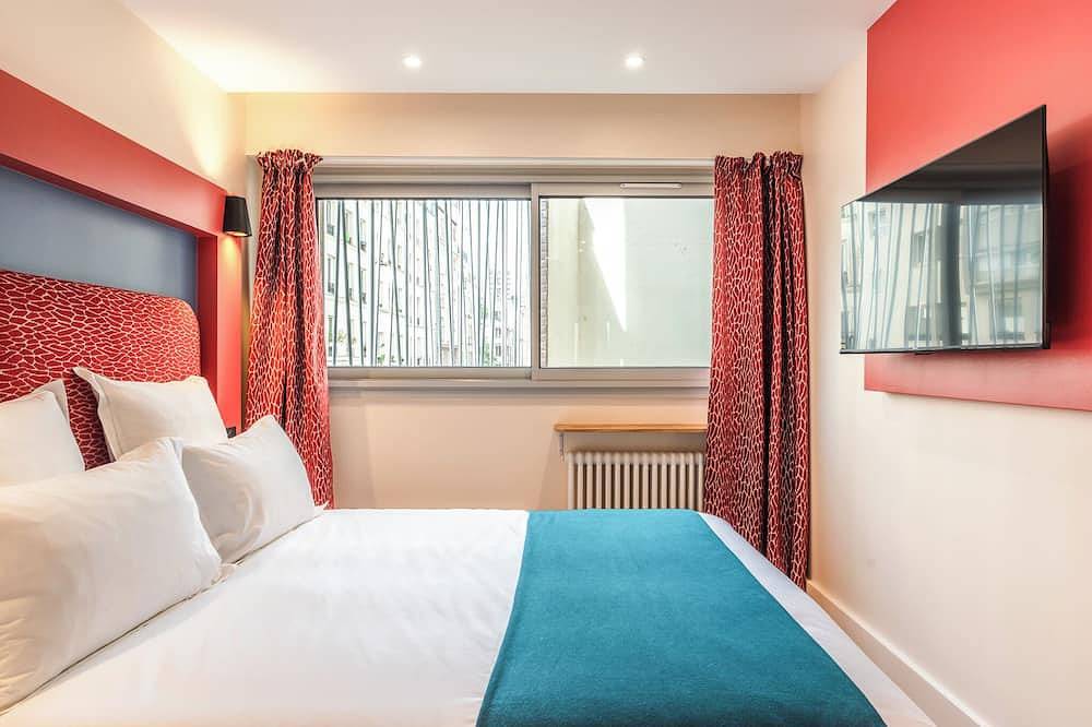 Ganze Wohnung, Hedonist House - Family apartment with terrace for 14 guests in Paris, Ile de France