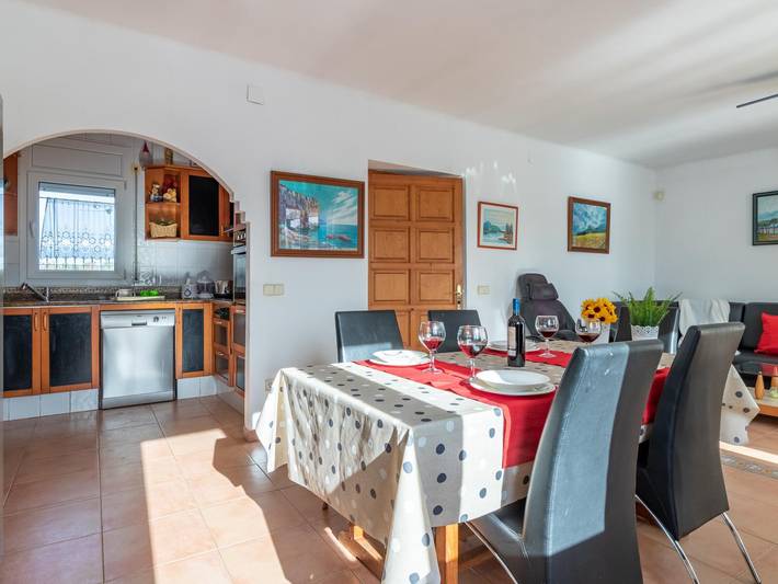 Casa de huéspedes para 10 personas, con terraza además de jacuzzi y jardín en Provincia de Gerona - 4