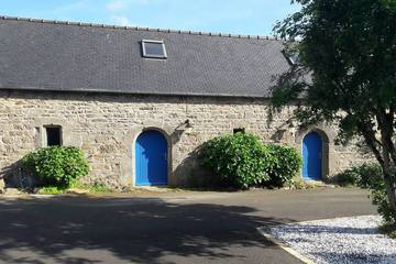 Gîte pour 4 personnes, avec jardin à Plufur