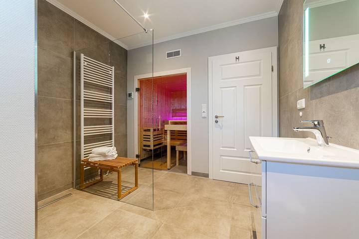 Ferienhaus für 6 Personen, mit Sauna und Garten in Greetsiel - 4