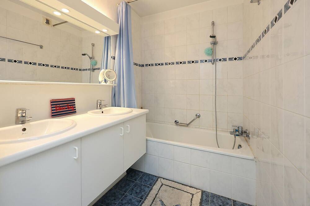Appartement entier, Appartement en bord de mer à Ostende avec Wi-Fi in Ville d'Ostende, Oostende