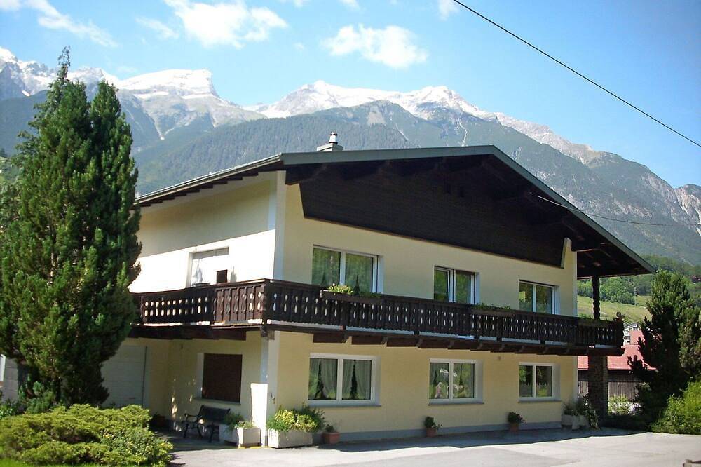 Ganze Wohnung, Herrliche Wohnung für 4 Leute mit  W-Lan, Tv, Innenhof, Haustiere erlaubt und Panoramablick in Lechtaler Alpen, Pians