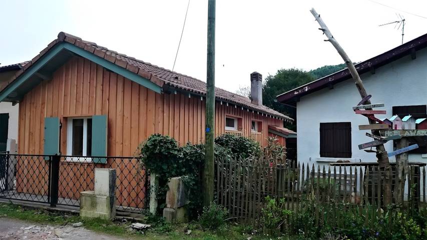 Charming Wooden Bassin House – 150m from Beach, 50m from Shops in Cassy, Lanton