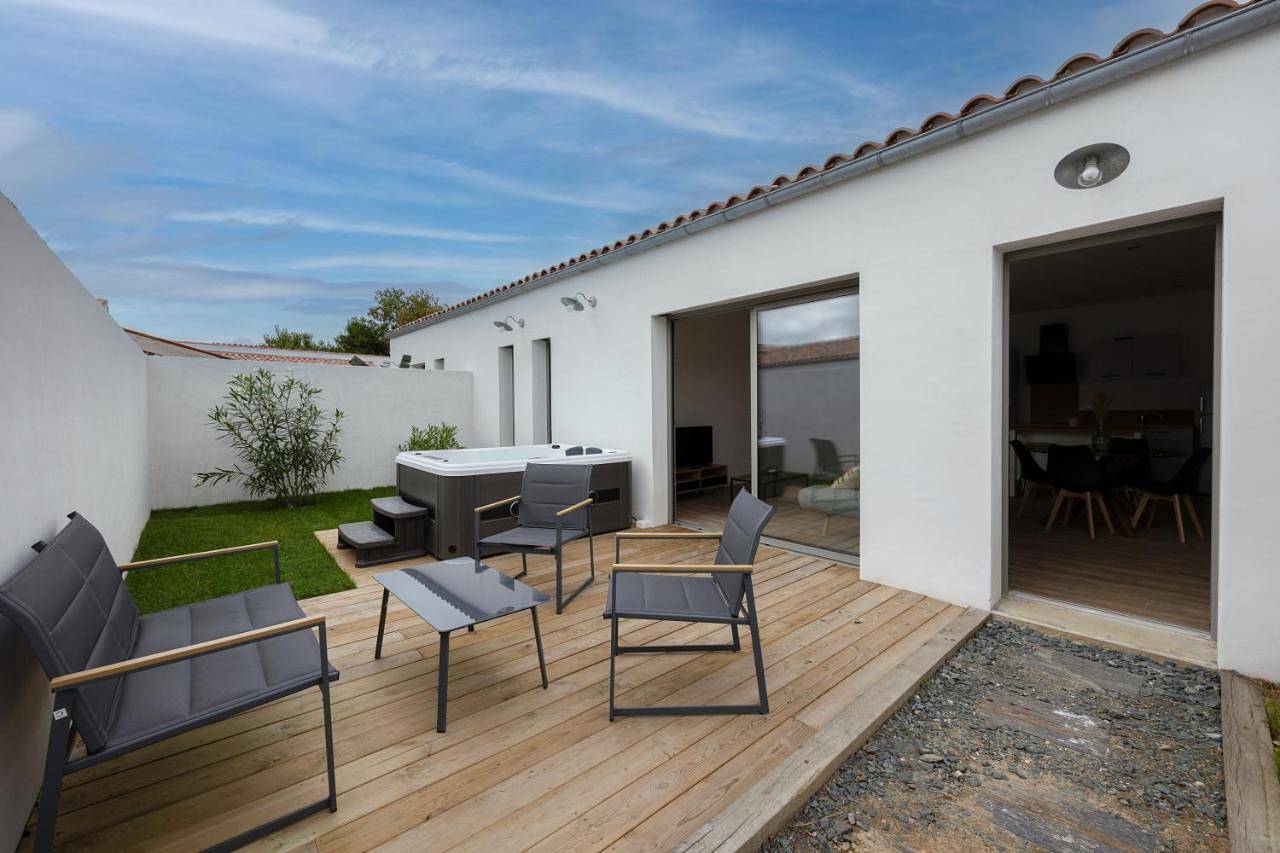Un cocon climatisé avec jacuzzi in Marsilly, Région de La Rochelle