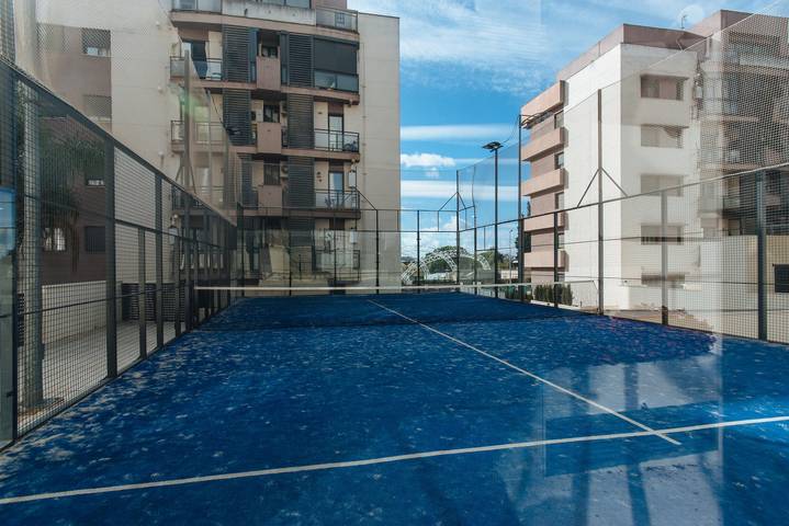 Apartamento inteiro, Apartamento Mairena. Parking privado y piscina. in Mairena del Aljarafe, Sevilha Província