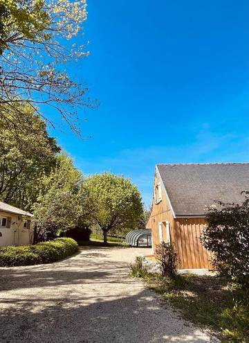 Gîte pour 6 personnes, avec jardin et piscine à Turenne