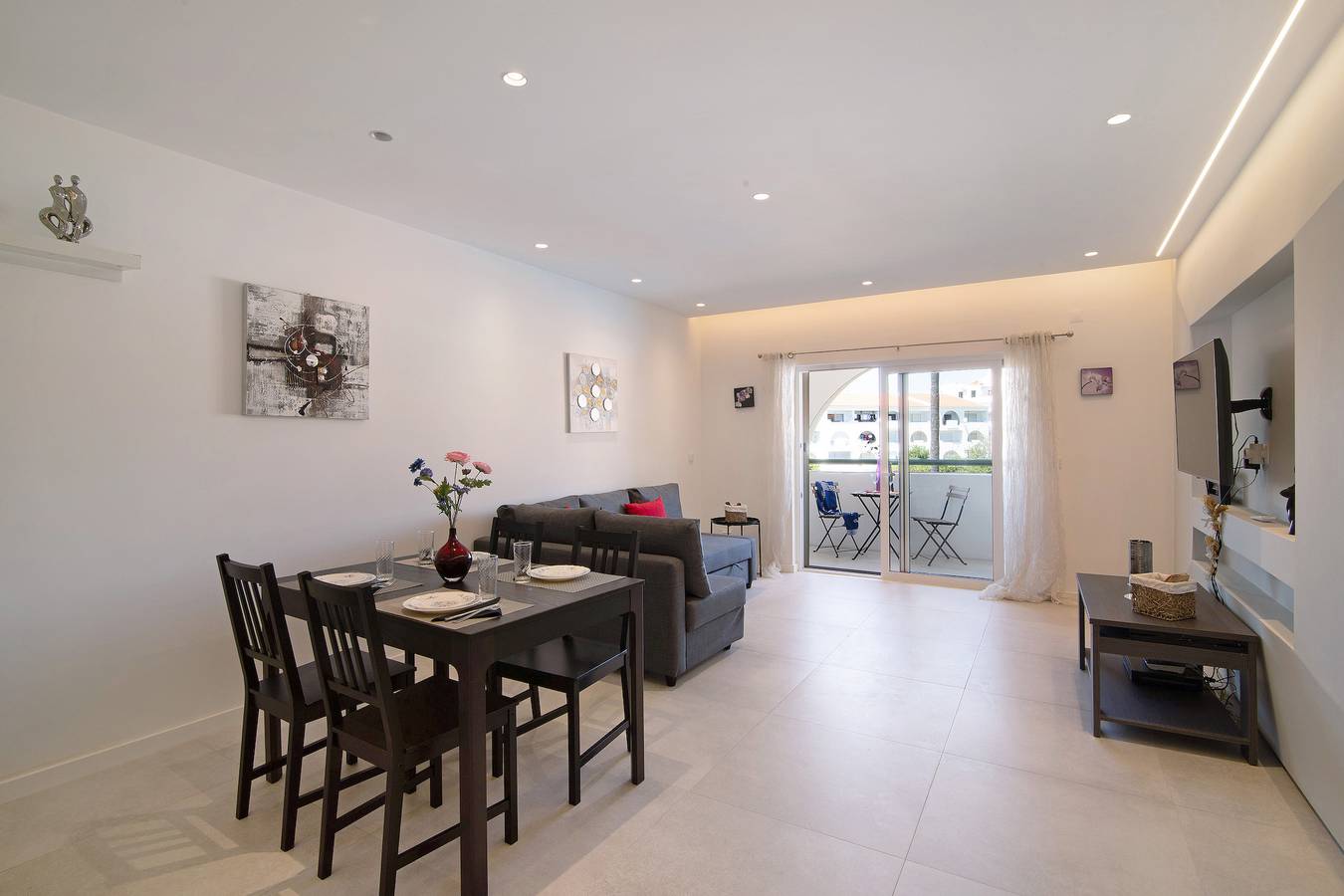 Ganze Wohnung, Ferienwohnung 'Max Tropical' in Meeresnähe mit Gemeinschaftspool & Wlan in Albufeira, Faro Distrikt