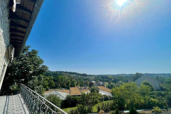 Location de vacances pour 11 personnes, avec terrasse et jardin à Ussac - 2