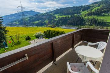 Ferienwohnung für 6 Personen, mit Garten und Ausblick, kinderfreundlich in Schladming