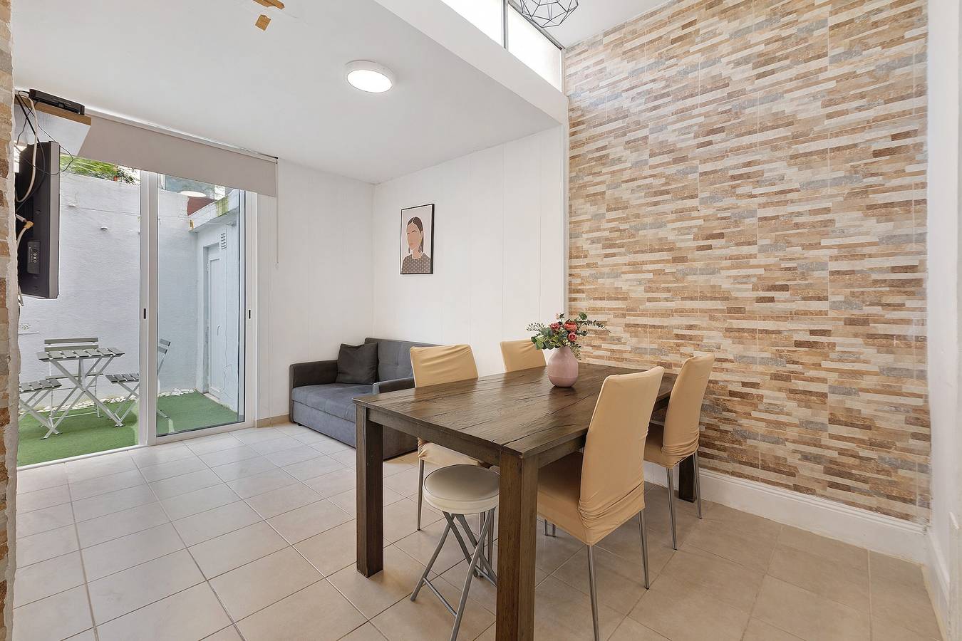 Apartamento entero, Apartamento 'Lisboa Sweet For Familys' con terraza privada, Wi-Fi y aire acondicionado in São João (Lisboa), Lisboa
