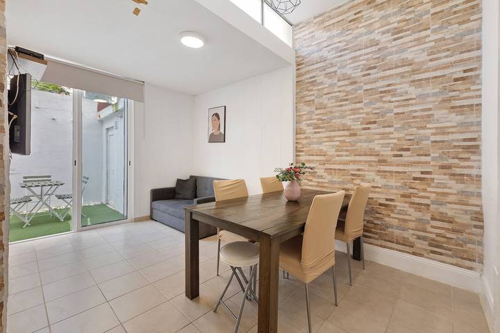 Entire apartment, Apartment 'Lisboa Sweet For Familys' with Private Terrace, Wi-Fi and Air Conditioning in São João (Lisbon), Lisbon