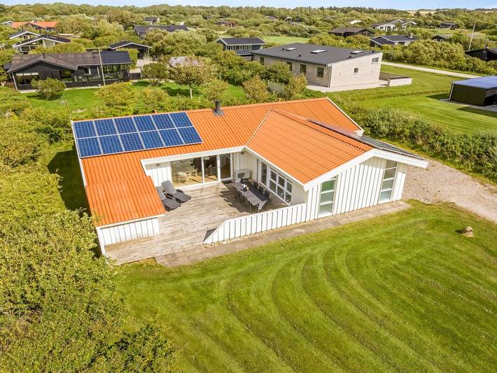 Ferienhaus für 8 Personen, mit Whirlpool und Terrasse sowie Pool und Sauna in Kærgården