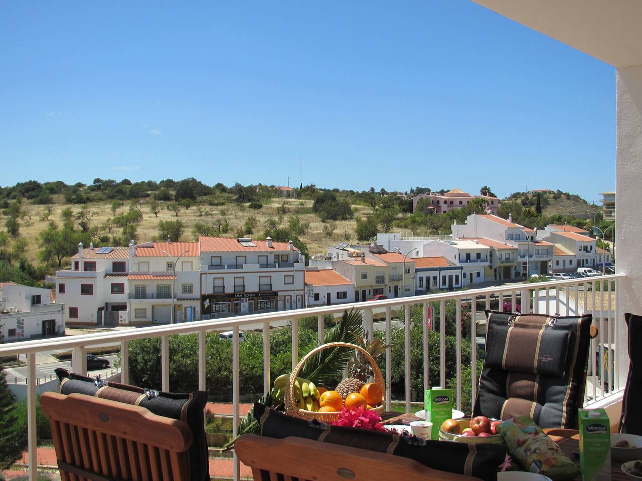 Ganze Wohnung, Ferienwohnung 'Apartamento Rio Marina' mit Meerblick, Wlan und Klimaanlage in São Sebastião, Lagos