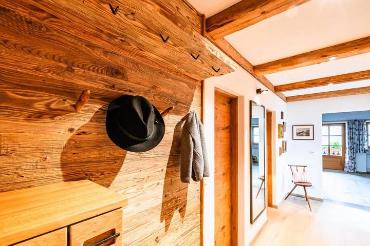 B&B für 2 Personen, mit Ausblick und Garten sowie Seeblick und Terrasse am Tegernsee - 2