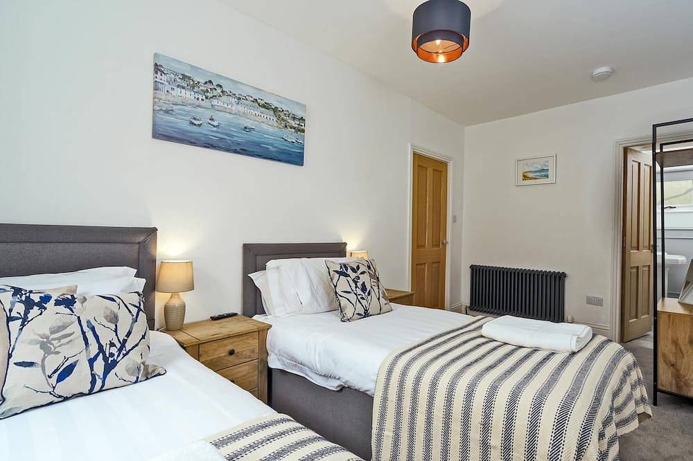 Clovelly House: Relaxed Family Coastal Home in Berwick-upon-Tweed, Northumberland