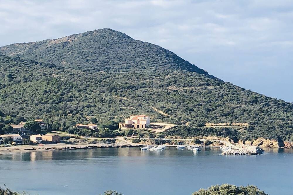 Appartamento intero, Terrazza T3 Sea View, nuova, climatizzata, tranquilla, vicino a spiagge e negozi in Galeria, Parco naturale regionale della Corsica
