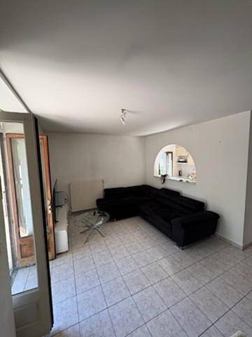 Location de vacances pour 6 personnes, avec terrasse ainsi que vue et jardin à Vizille - 2