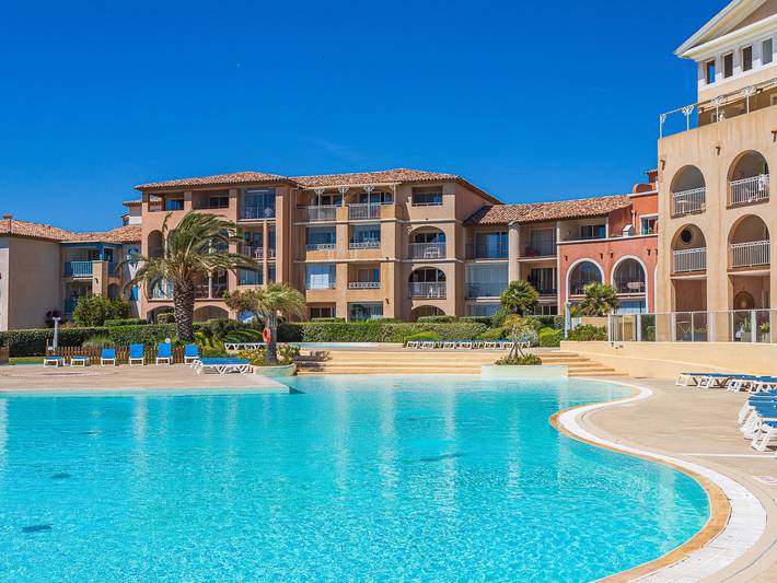 Appartement de vacances pour 6 personnes, avec terrasse et jardin ainsi que vue sur le lac et bassin pour enfant, animaux acceptés - 1