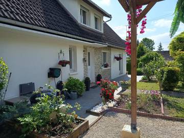 Chambre d’hôte pour 2 personnes, avec vue et jardin dans Yonne